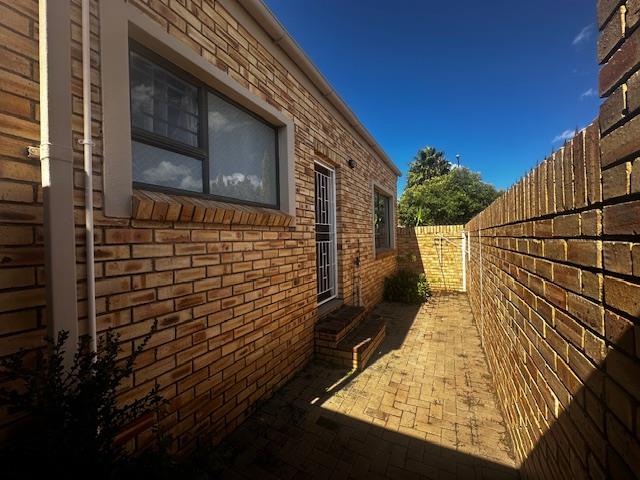 3 Bedroom Property for Sale in Langenhovenpark Free State